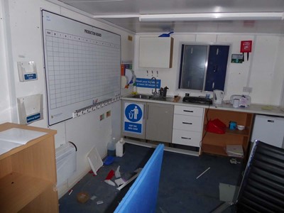 Lot 4012 - 32ft x 10ft blue corrugated steel site office...