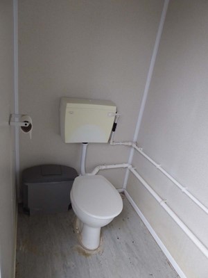 Lot 4019 - 20ft x 9ft 6 inch blue corrugated steel jack...