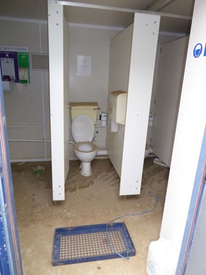 Lot 4019 - 20ft x 9ft 6 inch blue corrugated steel jack...