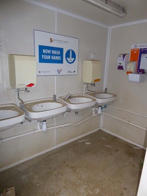 Lot 4019 - 20ft x 9ft 6 inch blue corrugated steel jack...