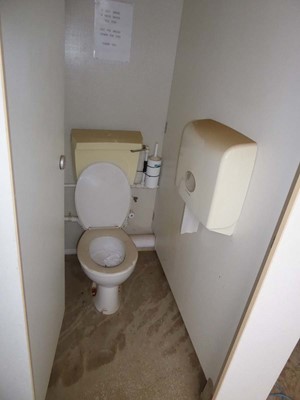 Lot 4019 - 20ft x 9ft 6 inch blue corrugated steel jack...