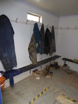 Lot 4020 - 24ft x 10ft blue corrugated steel drying room...