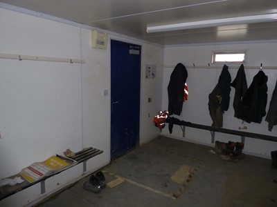 Lot 4020 - 24ft x 10ft blue corrugated steel drying room...