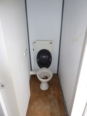 Lot 4025 - 9ft x 12 ft Elliott white jack leg steel site...