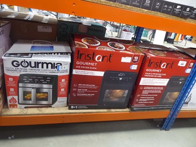 Lot 3042 - 2 instant Gourmia air fryer ovens
