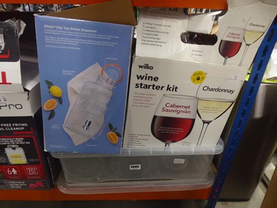 Lot 3035 - Clear plastic tray containing a quantity of...