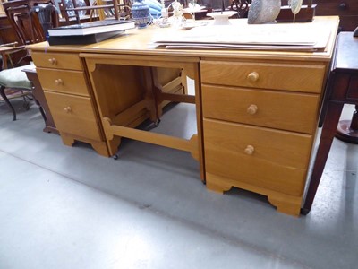 Lot 5165 - Large oak partner's desk