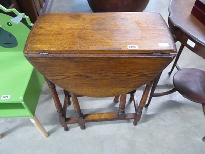 Lot 5324 - Oak drop side table