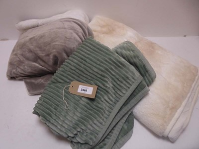 Lot 3444 - x3 throws