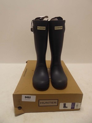 Lot 3452 - Junior Hunter Wellies size UK4 in navy (boxed)