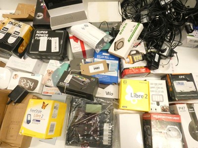 Lot 2402 - Mixed electrical lot to include WiFi repeaters,...