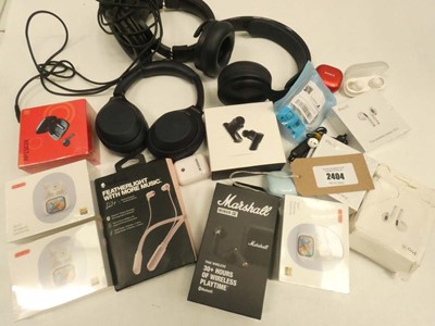 Lot 2404 - Assorted pairs of wired and wireless earphones...