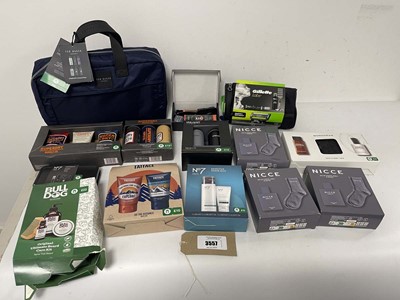 Lot 3557 - 14x Various men's toiletry gift sets to...
