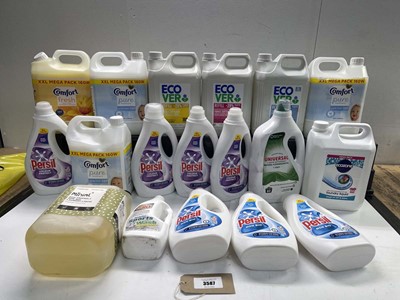 Lot 3587 - 18x Large bottles of laundry detergent and...