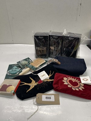 Lot 3593 - Selection of cosmetic accessories to include...