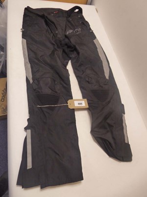 Lot 4605 - Akito Typhoon motorbike trousers size 3XL