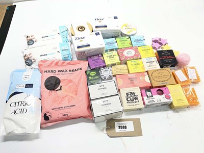 Lot 3598 - Selection of various soaps, bath fizzers, wet...