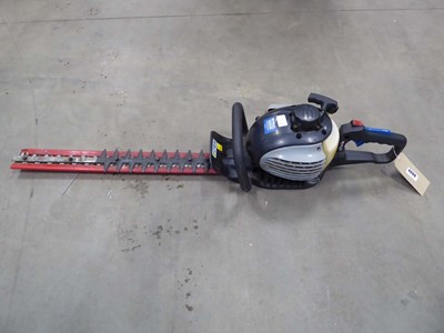Lot 4098 - Macallister petrol hedge trimmer