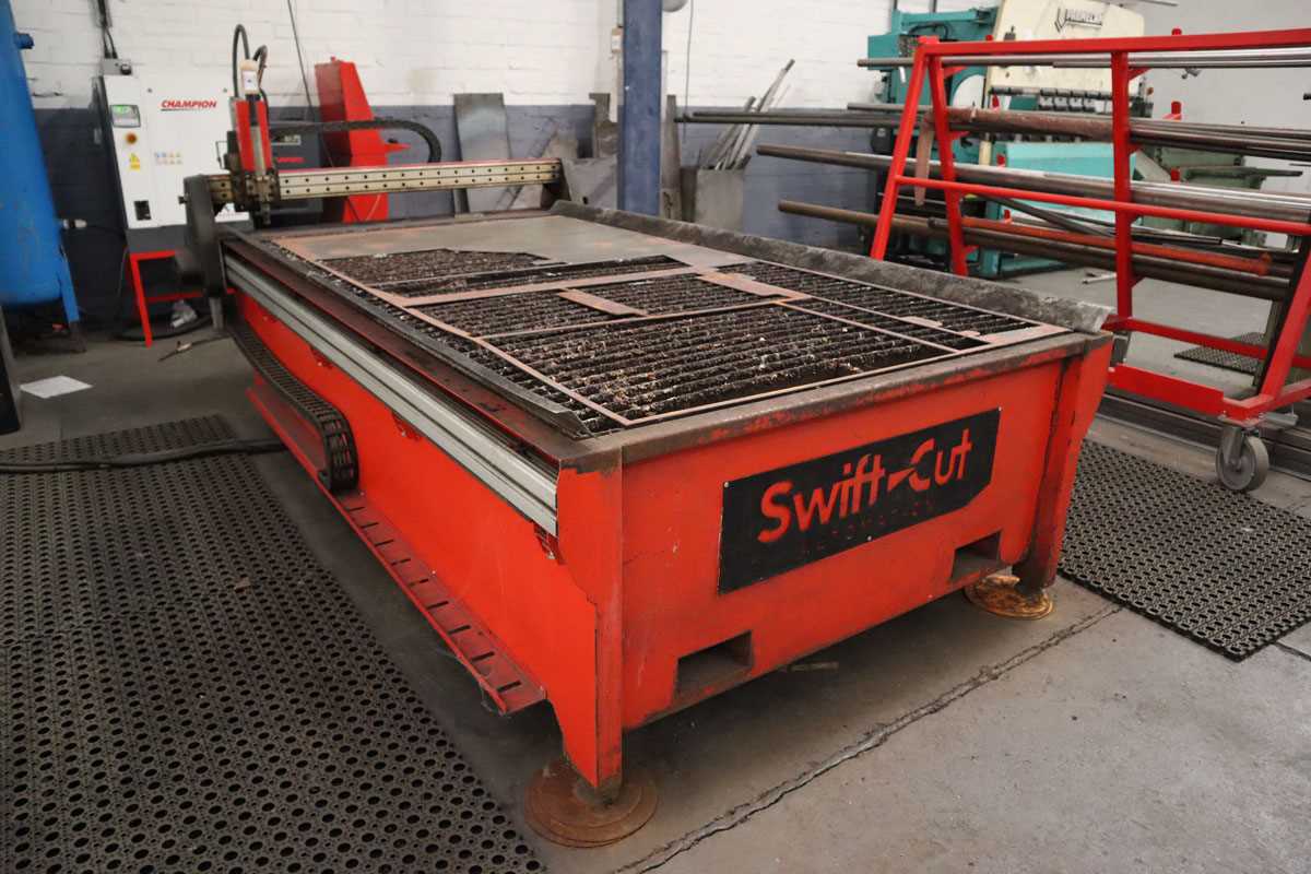 Lot 4 - Swift Cut Automation flat bed plasma cutter...