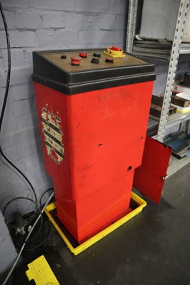 Lot 11 - Floor mounted hydraulic vehicle lift with 3...