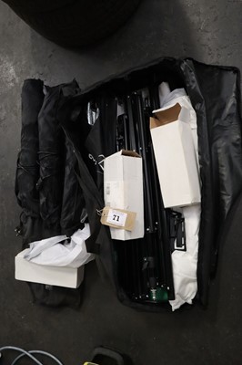 Lot 71 - Photographic backdrop kit with tripods,...