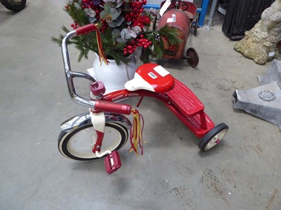 Lot 4205 - Radio Flyer retro red childs tricycle in red