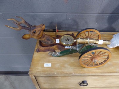 Lot 5050 - Barometer in a moulded plastic deer's head...