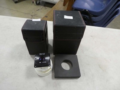 Lot 2031 - 3 camera lenses, 2 with cases, a Sigma mirror...