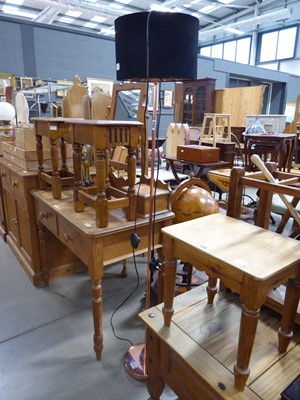 Lot 5132 - Copper finished standard lamp with black shade