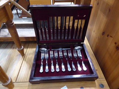 Lot 5134 - Canteen of Kings pattern cutlery