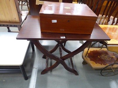 Lot 5158 - Modern butlers stand
