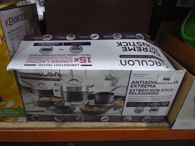 Lot 3040 - Circulon cookware set