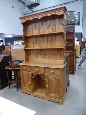 Lot 5227 - Modern pine dresser
