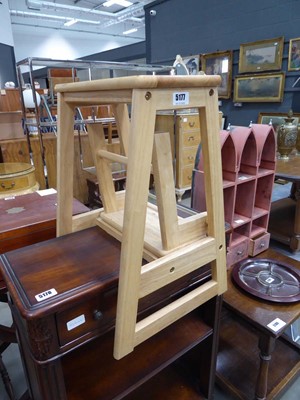 Lot 5177 - Kitchen step stool