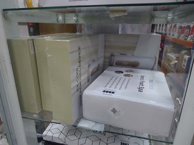 Lot 3066 - Footspa plus 4 ice cool hair removal devices