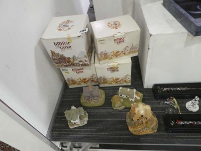 Lot 2105 - 4 boxed Lilliput Lane houses