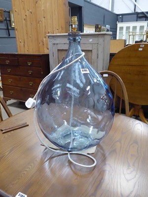 Lot 5185 - Jarapa lamp with blown glass base