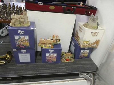 Lot 2107 - 5 boxed Lilliput Lane houses, church and castle