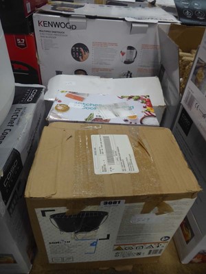 Lot 3081 - Mini charcoal bbq, kitchen ware and cooking...