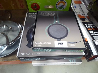 Lot 3132 - 2 Eurocast pans and a grill
