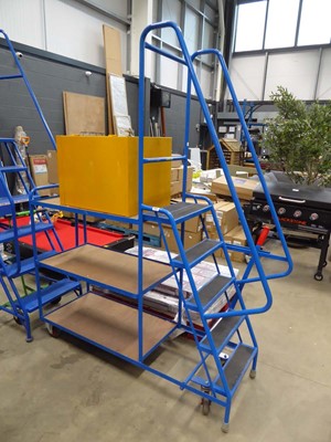 Lot 4261 - Blue mobile work platform/mobile steps plus...
