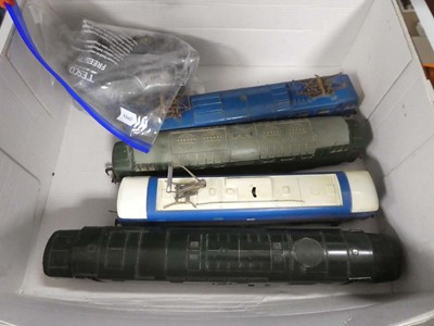 Lot 2146 - Box containing model railway locomotives and...