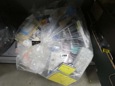 Lot 2189 - Bag containing various phone cases