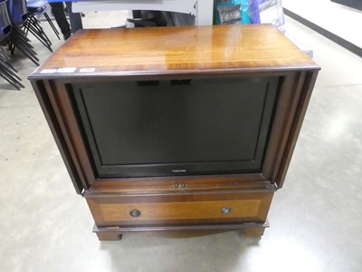 Lot 2196 - Toshiba 26in TV 26DB615DB in a wooden case...