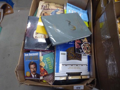 Lot 3215 - Large box of mixed books