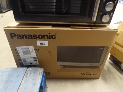 Lot 3230 - Panasonic microwave