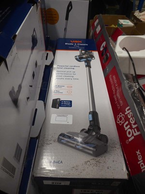 Lot 3172 - Vax Blade 4 Classics Plus cordless vacuum