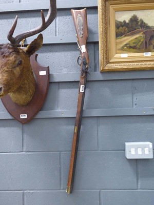 Lot 5328 - Replica flintlock gun