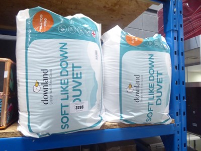 Lot 3286 - Qty of soft light down duvets