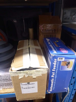 Lot 3287 - Pet feeder plus 2 boxed cat scratches